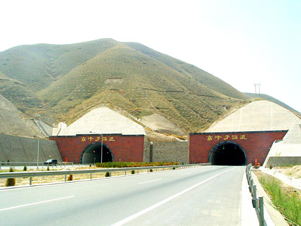 白銀-蘭州高速公路高嶺子隧道